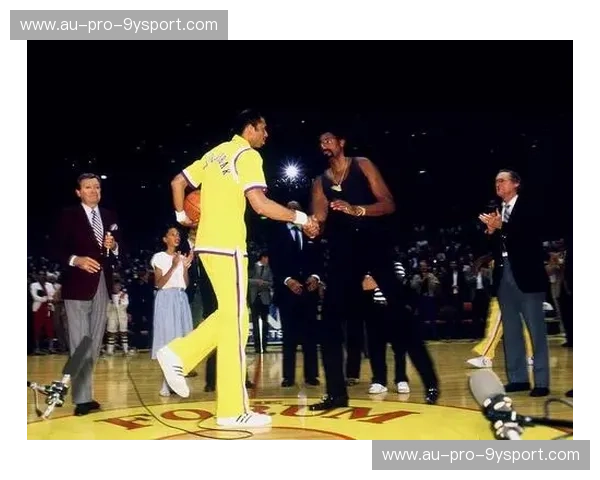 诸神黄昏与新王加冕：贾巴尔与张伯伦，跨越时代的巅峰博弈